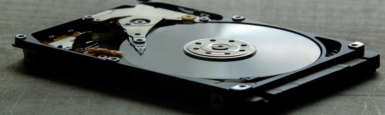 Festplatte als Symbol für Datenrettung und Recovery