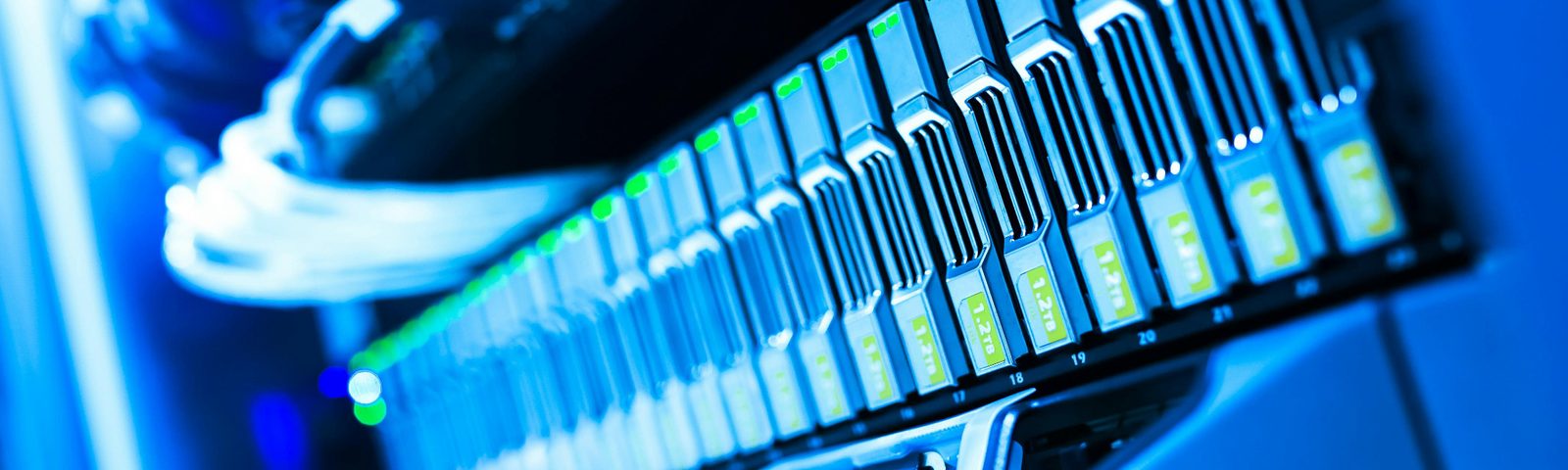 Storage-Nahaufnahme als Symbol für Datenablage, Sync und Sharing